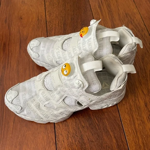 Reebok VETEMENTS x InstaPump Fury 'Emoji' UNISEX